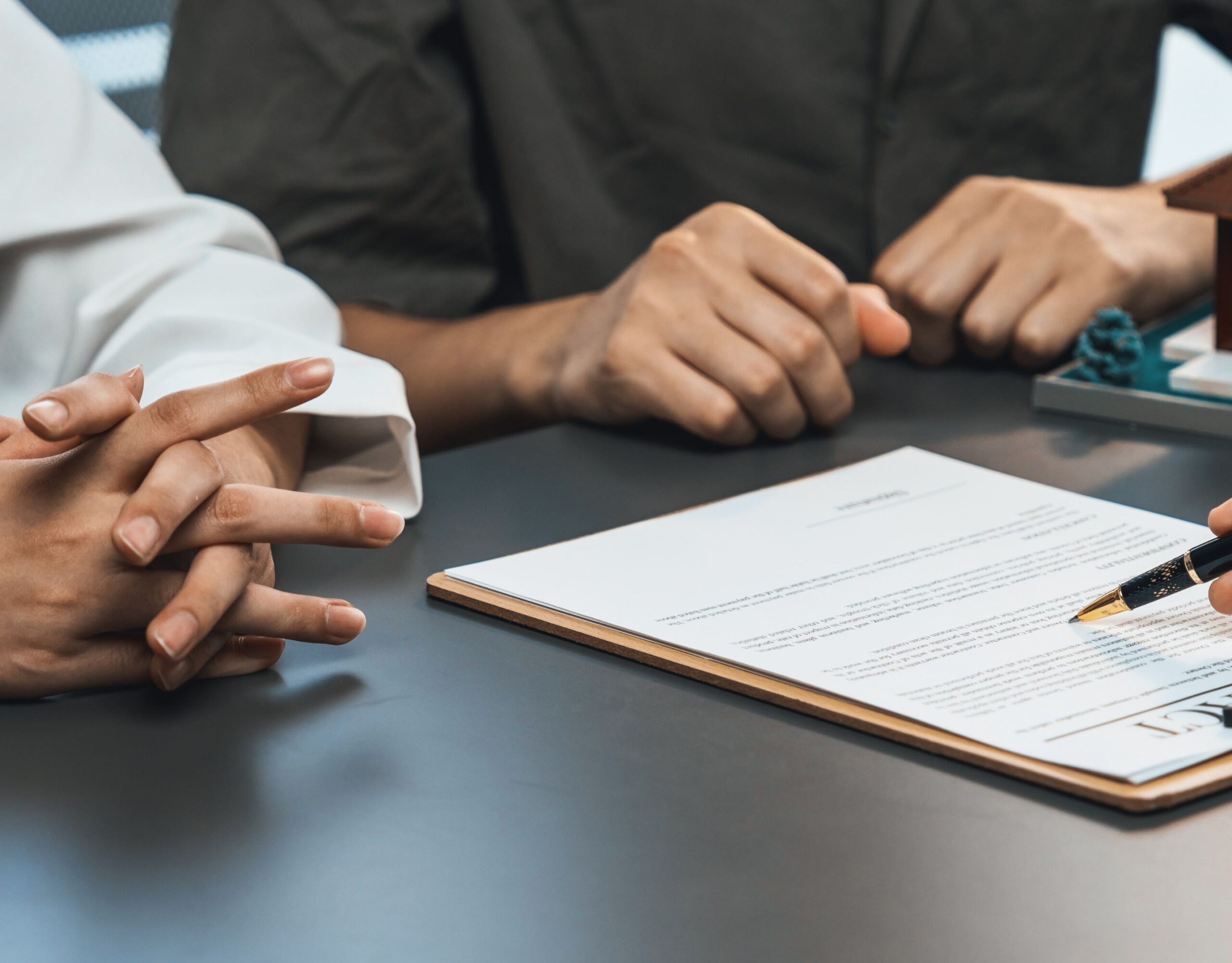 le Pacte Dutreil, un dispositif pour les chefs d’entreprise qui souhaitent anticiper la transmission de leur société et réduire le coût fiscal de cette opération.